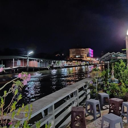 Nr Homestay Amphawa Exterior photo