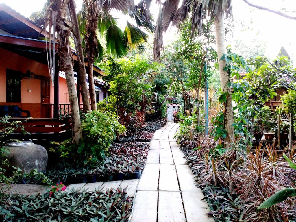 Nr Homestay Amphawa Exterior photo