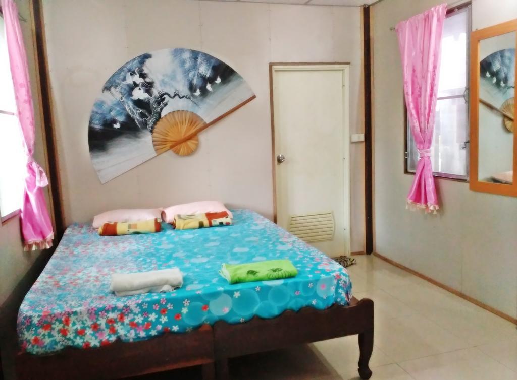 Nr Homestay Amphawa Exterior photo