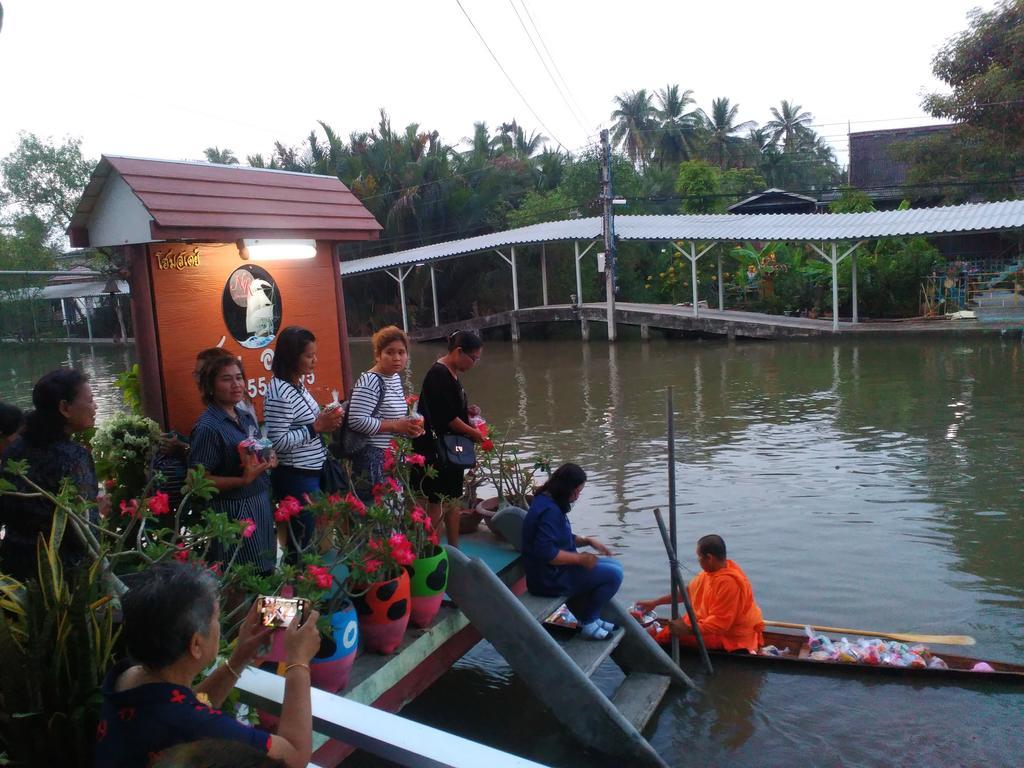 Nr Homestay Amphawa Exterior photo