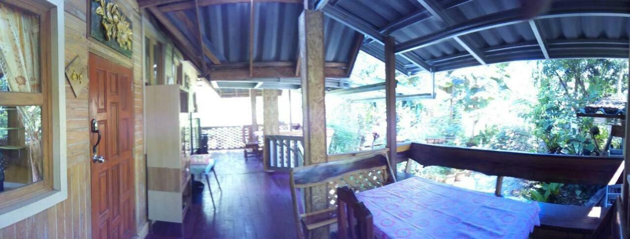 Nr Homestay Amphawa Exterior photo